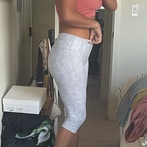 Alo Capri pant